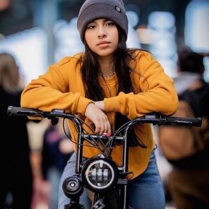 Meet your Posher, Alexandria